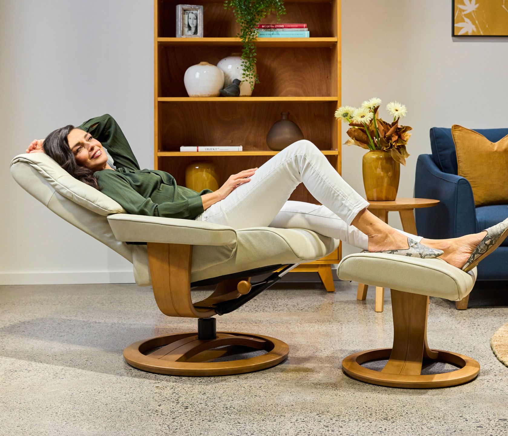 Atlanta Chair & Stool